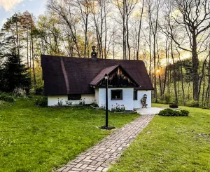 Image of Tranquil Hickory Hill Cottage Getaway with Hot Tub