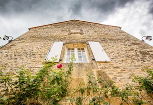 Image of Character gîtes in old farmhouse, swimming pool (6-8personnes) in wooded grounds