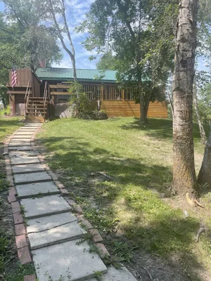 Image of Cozy Cabin next to Lake Metigoshe