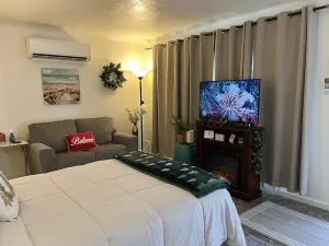 Image of Cozy Studio B