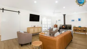 Image of Seagrass Pet Friendly 10 Mins Walk to Beach