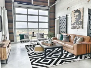 Image of Gateway to the Hill Country and Texas Wineries on 10 acres!