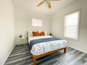 Image of The Sunroom Apartment 2plus2 West Cleveland