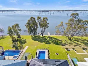 Image of Yarrawonga's ultimate Waterfront holiday house sleeping up to 16 guests