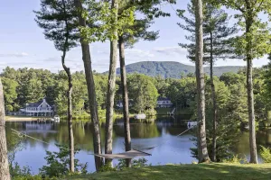 Image of Beautiful Private Lakehouse & Infinity Pool Next To Wachusett & Great Wolf Lodge