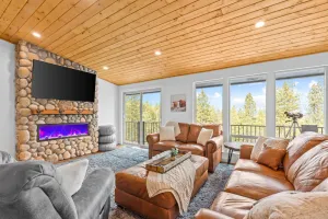 Image of 5 ACRE CABIN  above RIVER + DOWNTOWN. PRIVATE-VIEWS-NEWLY RENOVATED