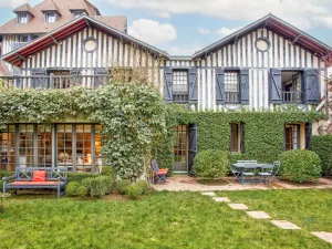 Image of L'Oasis - Deauville Centre - Garden