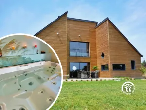 Image of Luxury cottage with spa and private fishing pond
