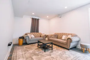Image of Downtown Escape Great for large families & groups