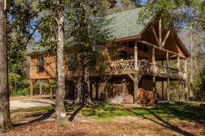 Image of Family friendly cabin with an exclusive view of a waterfall on the Okatoma River