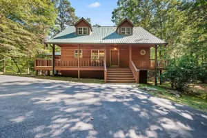 Image of Rustic Luxury - 3 Secluded Acres, Hot tub, Game room, Wineries, close to Helen