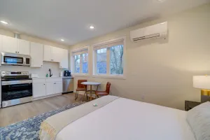 Image of Stay on Clay - Suite #5