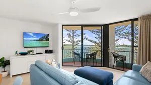 Image of Eastbourne U6 80 Esplanade Golden Beach