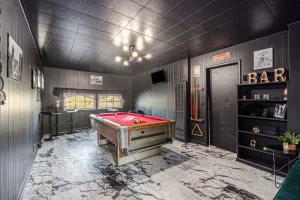 Image of Waldo Speakeasy 6 bedroom/7 beds/2.5 baths