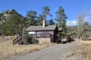 Image of Haiyaha - 1 bedroom cabin with amazing views and summer pool