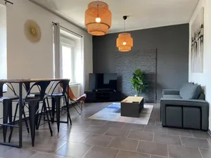 Image of Air-conditioned apartment near the center