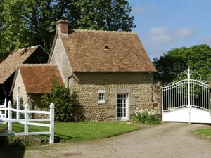 Image of Charming Cottage with Heated Pool, Tennis, and Game Room Near Le Mans