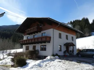 Image of Nice apartment for 6 guests with TV, balcony and parking