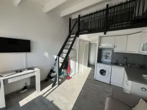 Image of Appartement 2 pièces ensoleillé, vue sur port, proche plage - Cap d'Agde - FR-1-249-437