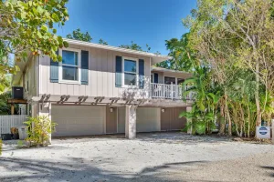 Image of Beach Paradise fully renovated home 60 seconds to the Gulf!  Fall Savings Oct\/Nov best time of year!