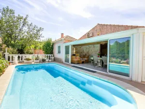 Image of Stunning private villa with A\/C, WIFI, private pool, TV, terrace, pets allowed and parking