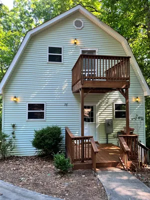 Image of Cozy Cottage by the lake  WIFI \/ Pets Welcome \/ Kayaks