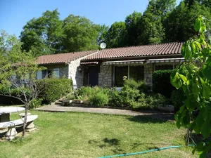 Image of Very friendly bed and breakfast, surrounded by mountains (shower room)