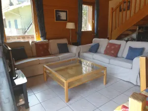 Image of Lovely comfortable apartment near the centre of Morzine with big balcony.