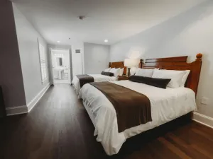 Image of Standard Guest Room- 2 Queens  · The Jefferson Inn Rm. 13