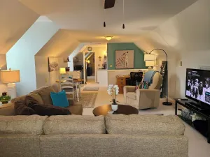 Image of King Apartment -2 miles to I-81