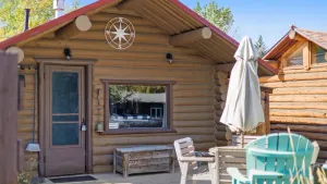 Image of Bear's Inn offers fireplace, WiFi, dog friendly and is a short distance from downtown and mountains.