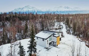 Image of 4 Master Suites in the Heart of Alaska...Abby's Place.....