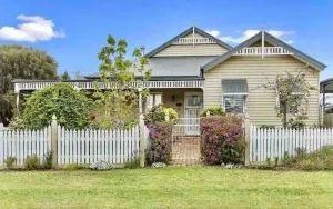 Image of Charming period cottage with a picturesque garden