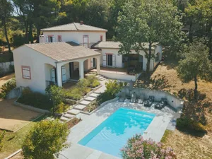 Image of **** Magnificent unoverlooked villa, 8p, swimming pool, summer kitchen, 3800 m2