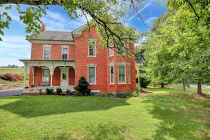Image of The Ole Farmhouse at Warm Springs  - Country Living For the Whole Family