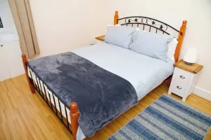 Image of Bright and Quiet Edinburgh Home