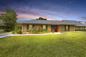 Image of LONG TERM STAYS, WIFI, 3 BR, 3 ENSUITE BATHROOMS