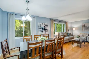 Image of The Burnsville Beauty sleeps up to 21 and is centrally located 2 The Twin Cities