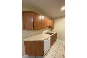 Image of Great Location! Walk to Shands\/UF\/VA\/Vet