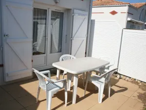 Image of Maison à La Tranche-sur-Mer avec piscine, proche plage - FR-1-22-190