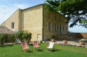 Image of Chartreuse between Saint Emilion and Bordeaux