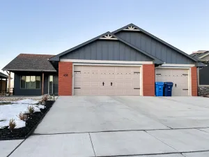 Image of Cozy 4King bed+3Bath near Downtown&Airport open concept Scenic backyard view