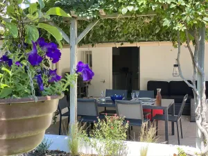 Image of 35 m2 Apartment in Orange (Vaucluse). 15' walking distance from the city heart