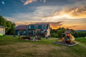 Image of Private cabin with amenities ⭐️Location⭐️Spa Pool⭐️Hot tub⭐️Firepit⭐️Pets