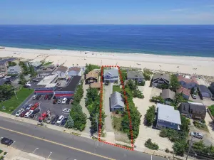 Image of Ocean Front Beach House. Walking Distance to Jenkinsons.