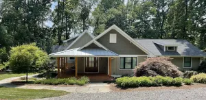 Image of Lakefront Cottage, spacious and completely renovated craftsman home