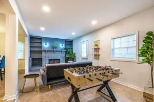 Image of 1915 Melbourne Ave NE · ⤘The Silhouette⬽ Airy, 4 Bedroom Home + Air Hockey