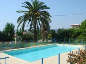 Image of Modern one bedroomed apartment just off the Cannes Seafront with a terrace and pool access 1753