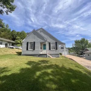 Image of Newly remodeled home in Historic Hermann Wine Counrtry.