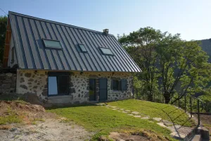 Image of Maison en pierre, au calme, terrasse en pelouse avec vue